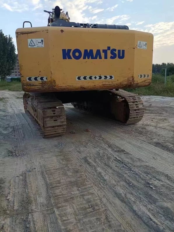 Komatsu PC600 LC-8 Crawler Excavator