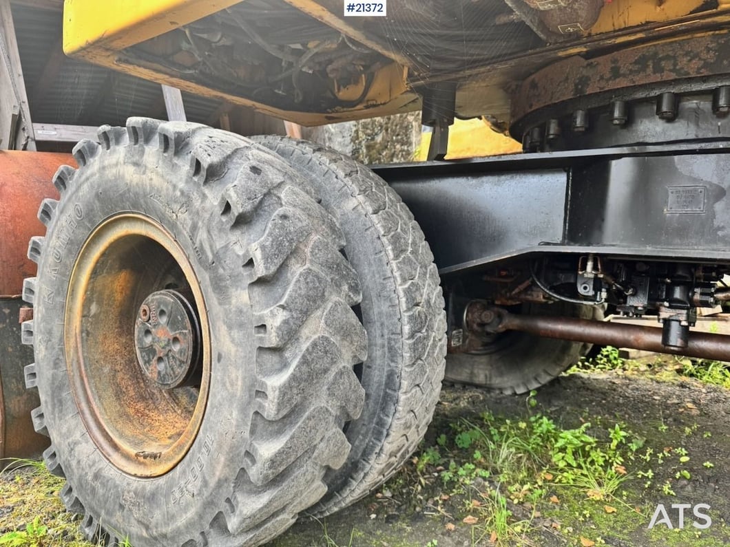 1994 Caterpillar 212B Wheel Excavator