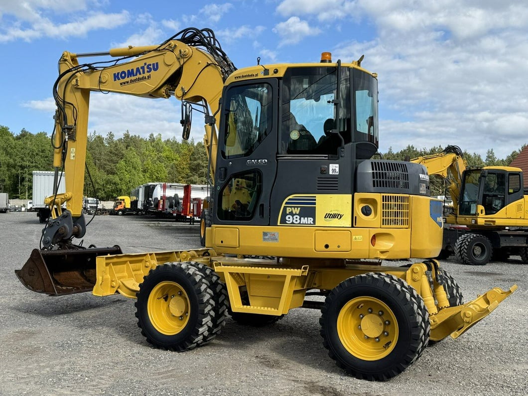 2009 Komatsu PW98MR-8 Wheel Excavator