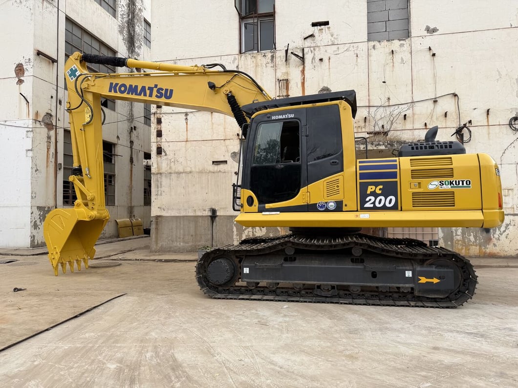 2023 Komatsu PC200-8 Crawler Excavator