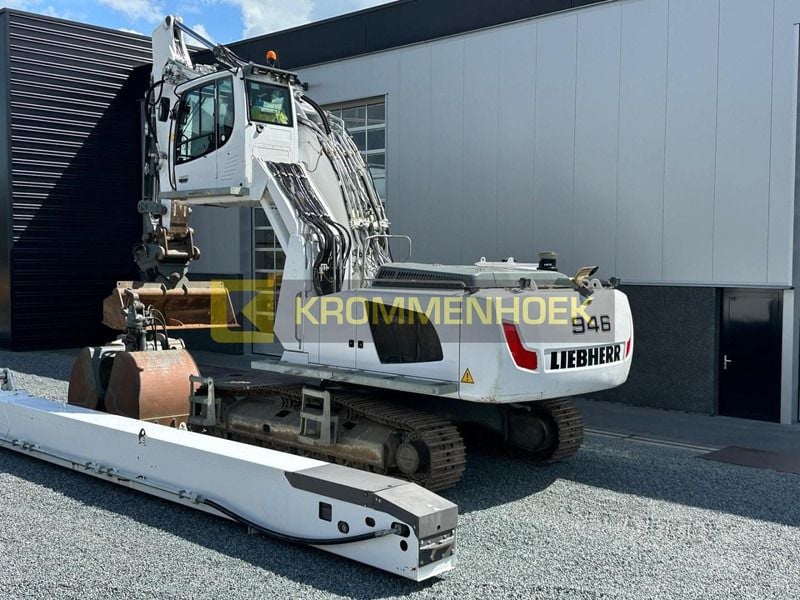 2018 Liebherr R946LC