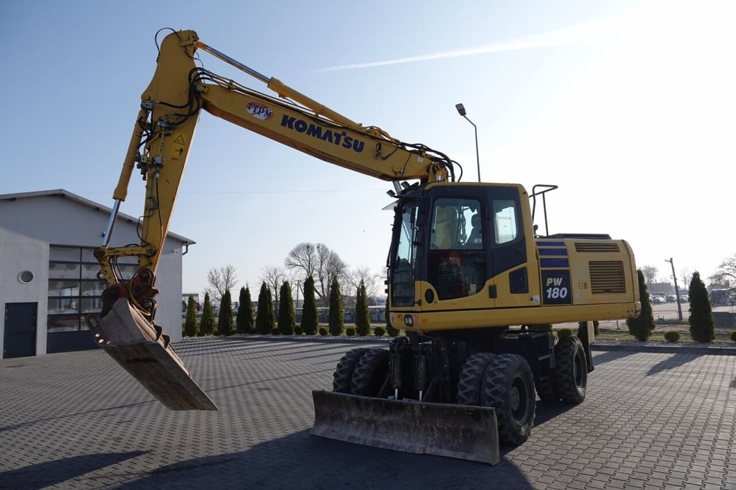 2017 Komatsu PW180-10 Wheel Excavator