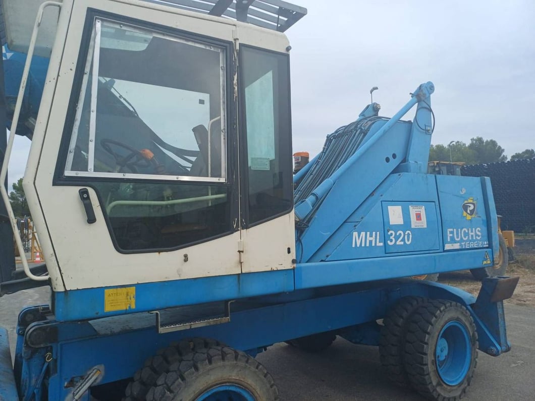 2003 Fuchs MHL320 Wheel Excavator