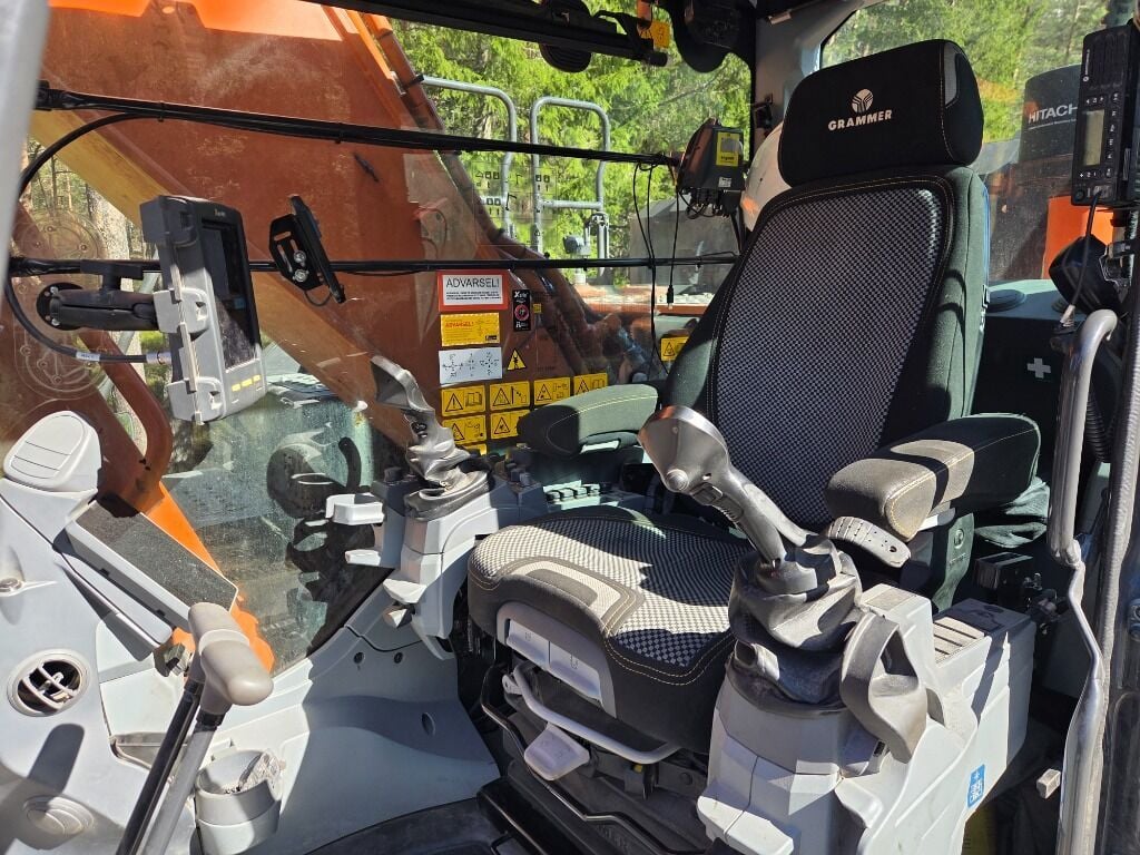 2023 Hitachi 300 LC Crawler Excavator