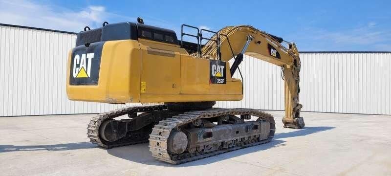 2016 Caterpillar 352F Crawler Excavator