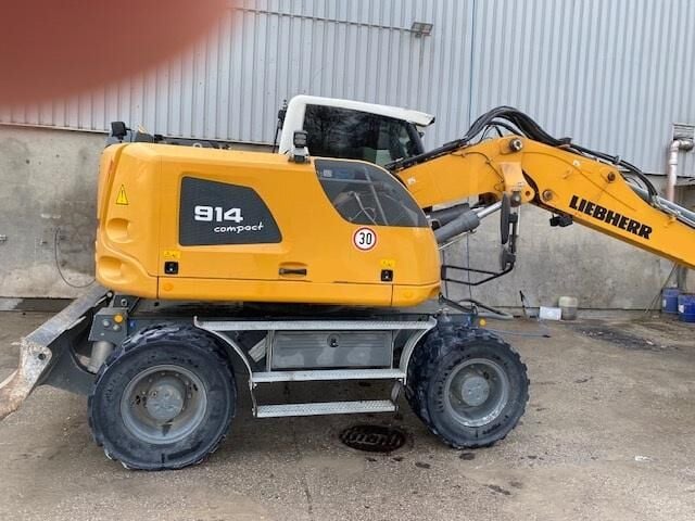 2021 Liebherr A914 COMPACT Wheel Excavator