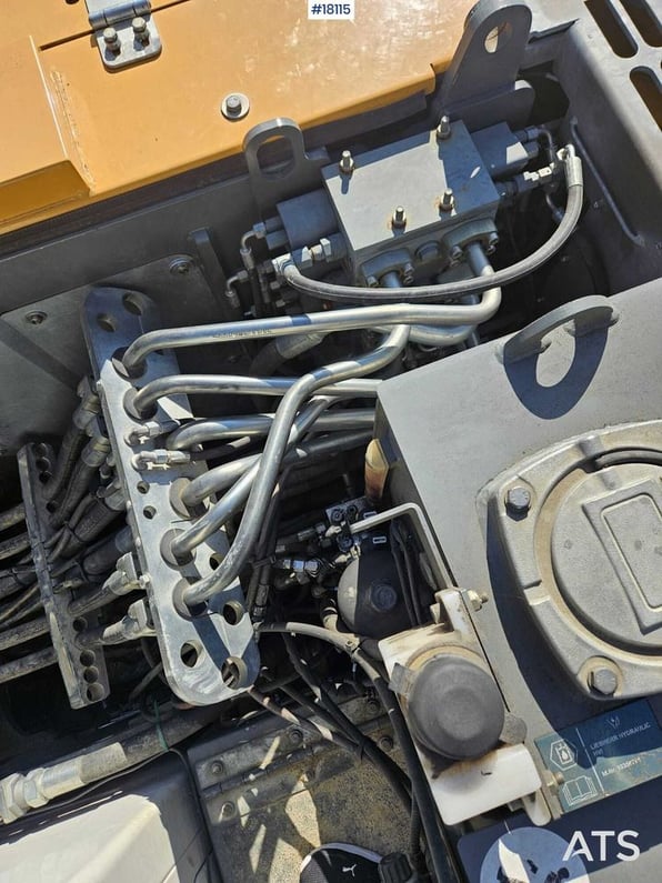2016 Liebherr R914COMPACT Crawler Excavator