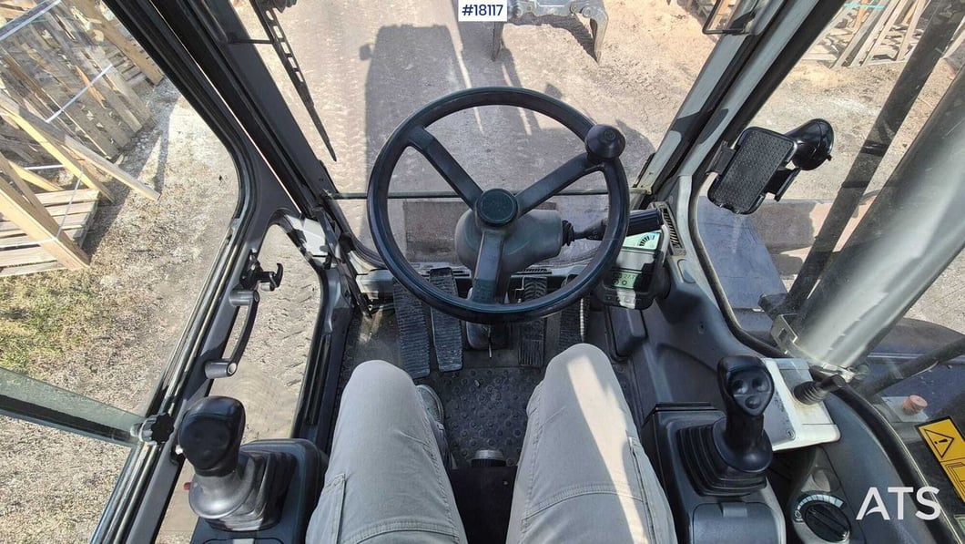 2005 Volvo EW140B Wheel Excavator