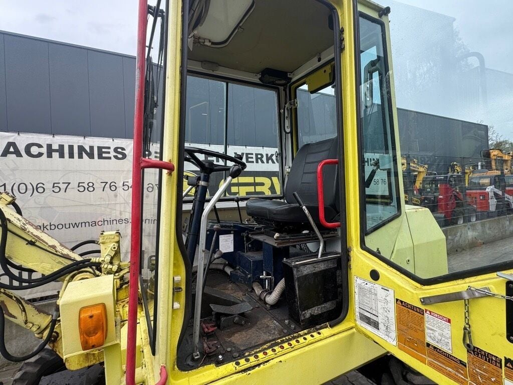 1992 Komatsu PC30 Wheel Excavator
