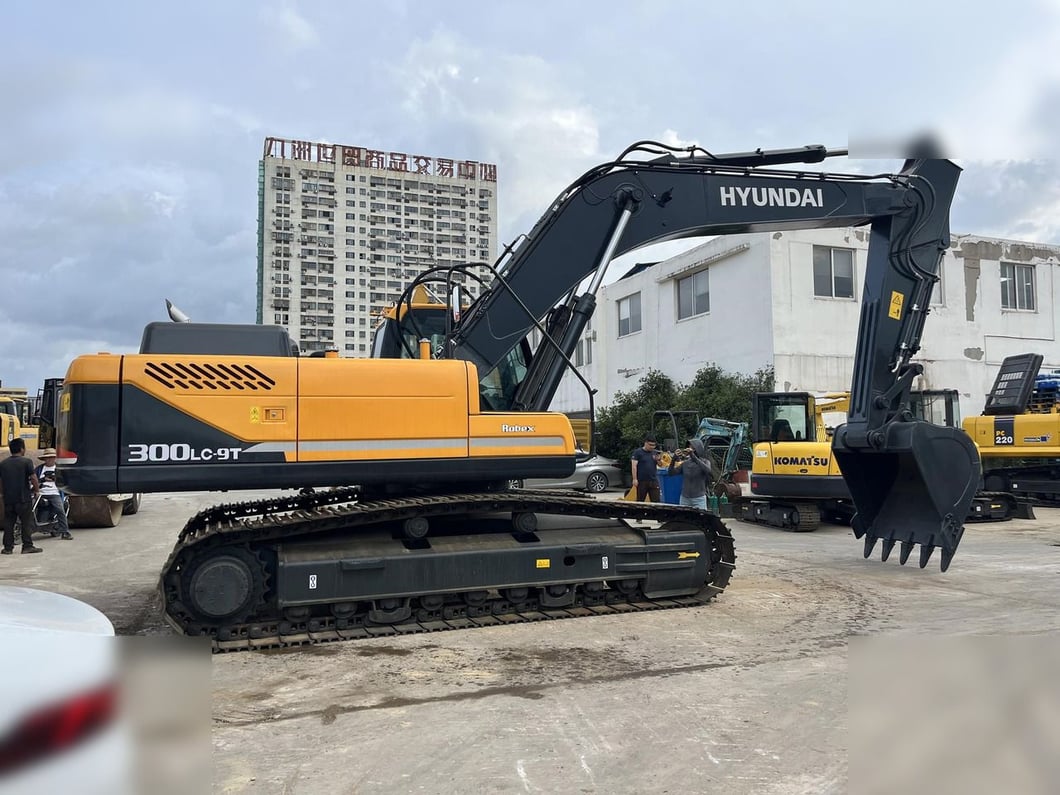 2019 Hyundai R300LC-9T Crawler Excavator