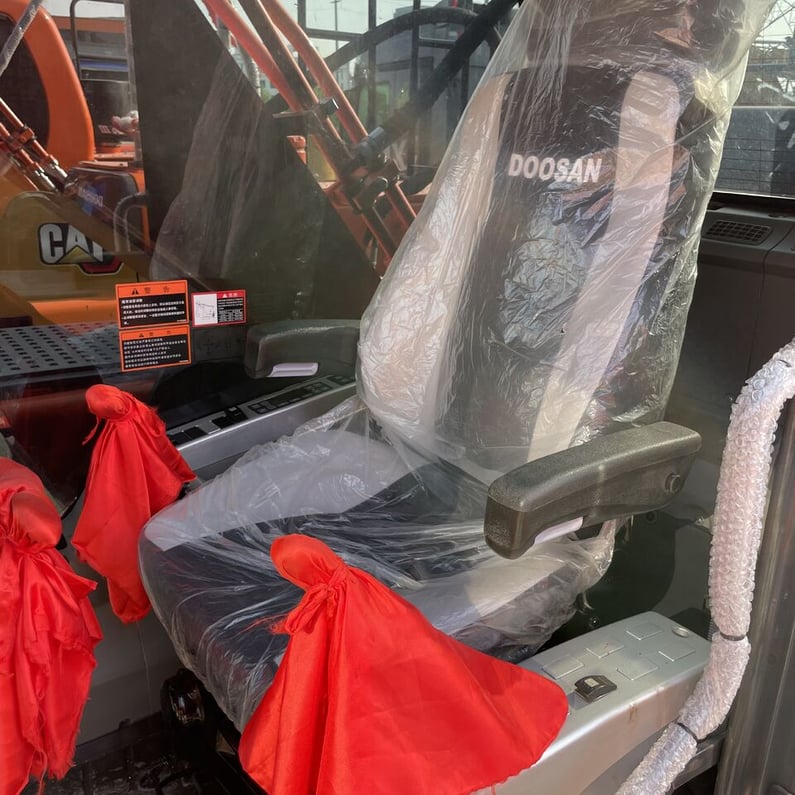 Doosan DX300 Crawler Excavator