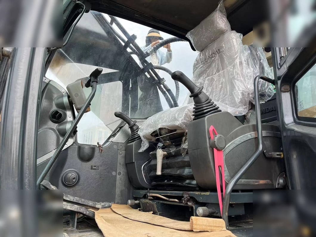 2019 Hyundai R330LC-9S Crawler Excavator