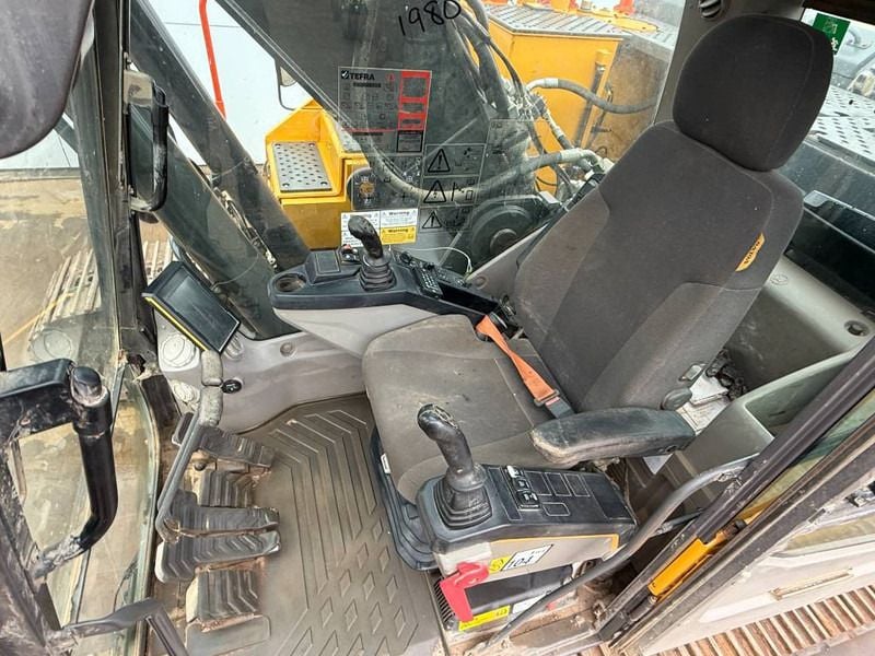 Volvo EC300EL – Hammer Lines / Quick Coupler / Camera (2020)