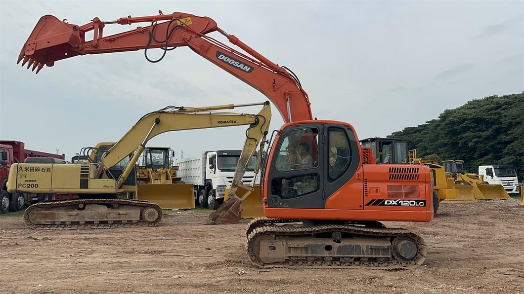 2019 Doosan DX120 Crawler Excavator