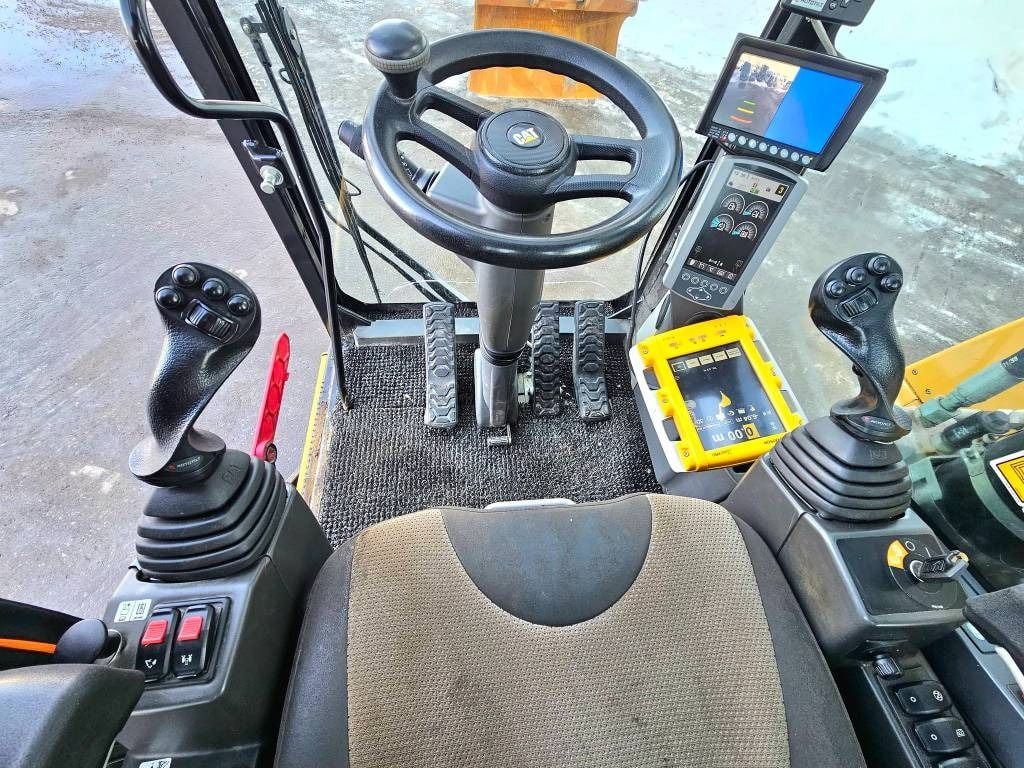 2018 Caterpillar M318F Wheel Excavator