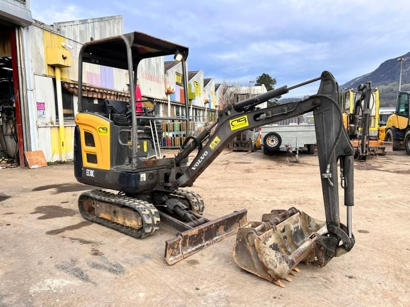 2015 Volvo EC18C Mini Excavator