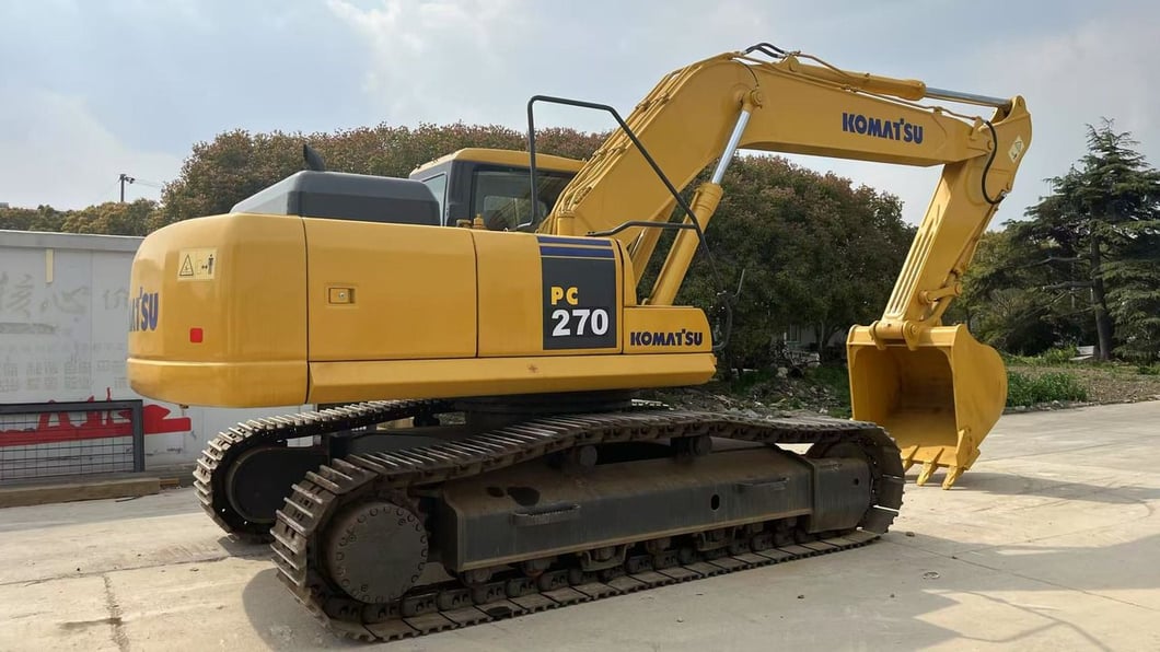 2023 Komatsu PC270-8 Crawler Excavator