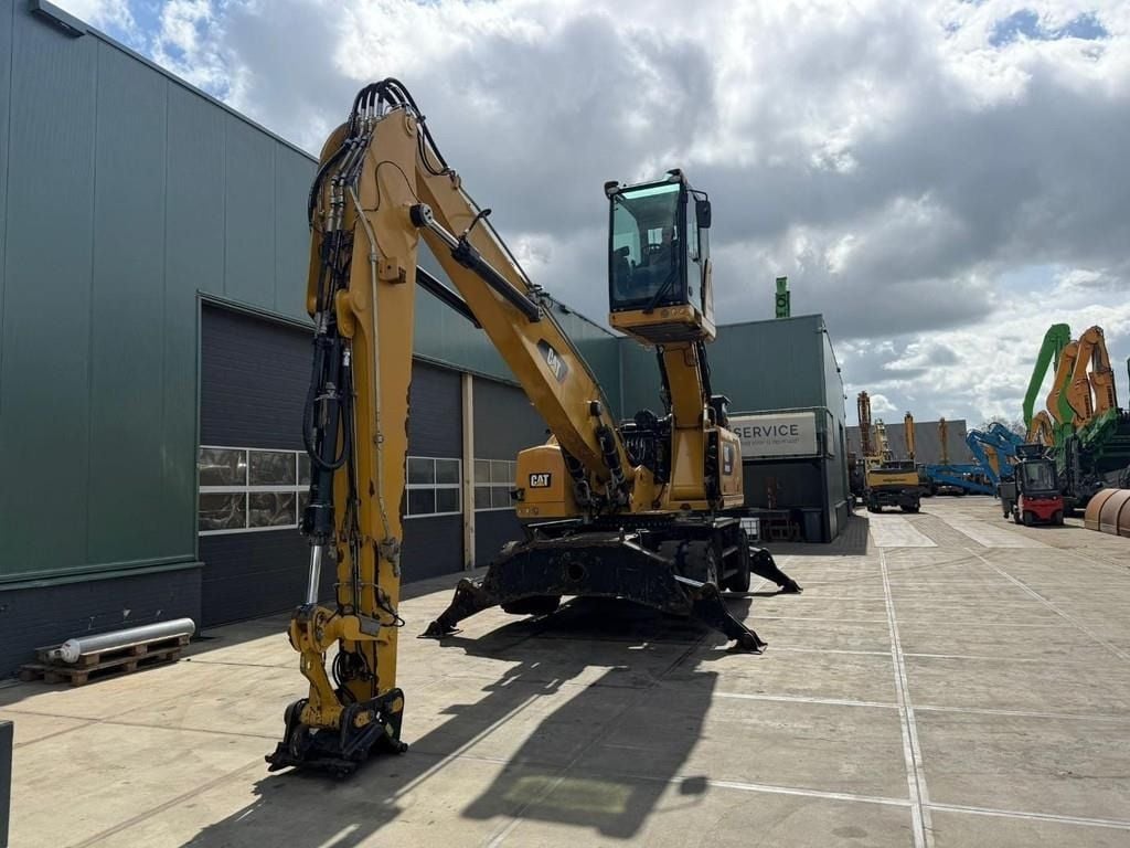 2018 Caterpillar MH3024 Material Handler