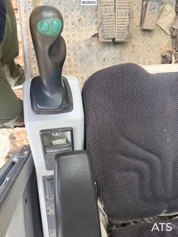 2011 Atlas 260LC Crawler Excavator