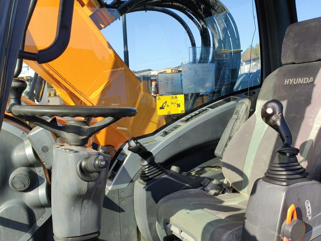 2014 Hyundai R140W-9 Wheel Excavator