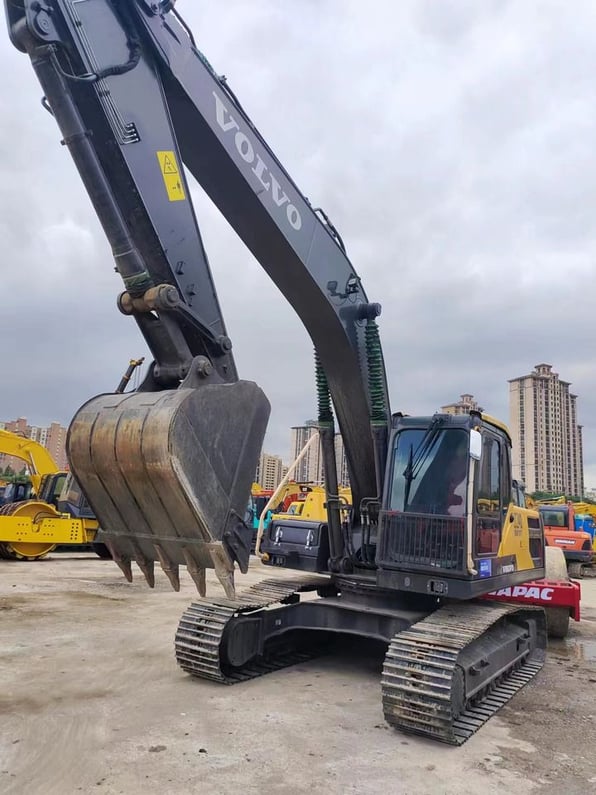 2022 Volvo EC240 Crawler Excavator