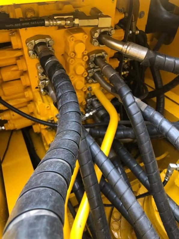 2015 Komatsu PC220-8 Crawler Excavator
