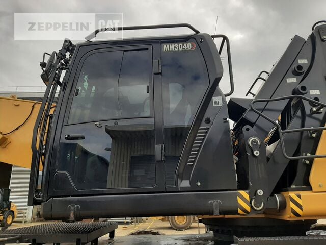 2022 Caterpillar MH3040-07A Material Handler