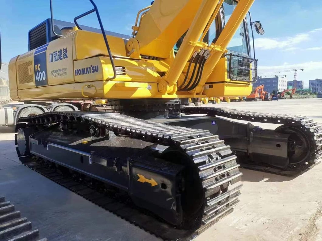 2022 Komatsu 400-8R Crawler Excavator