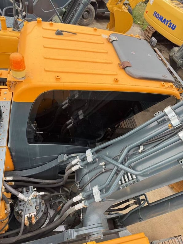 2023 Hyundai R220LC-9S Crawler Excavator