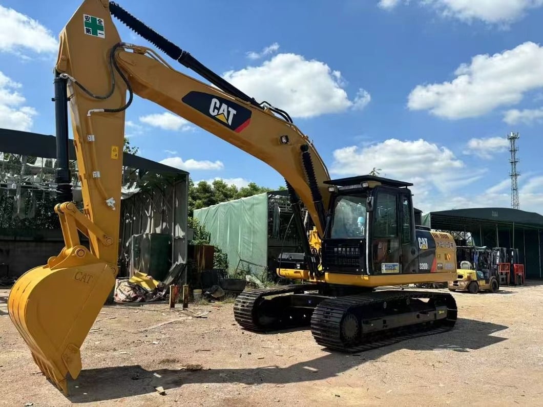 2025 Caterpillar 320D2 Crawler Excavator