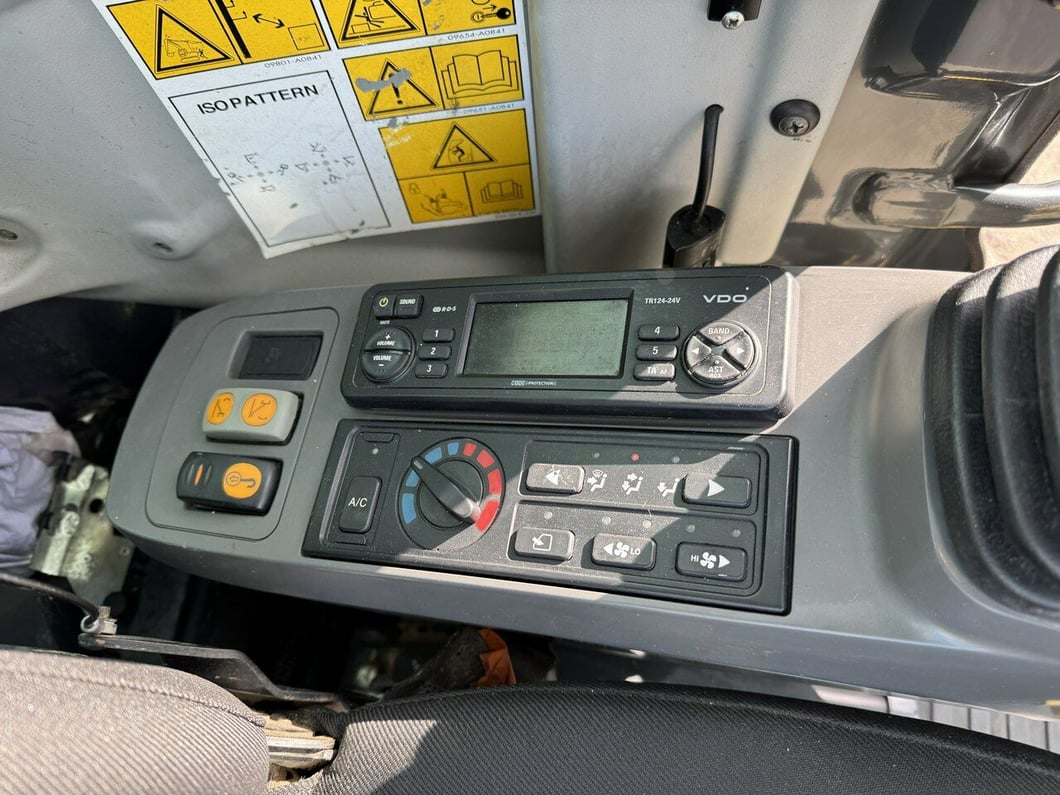 2009 Komatsu PW98MR-8 Wheel Excavator