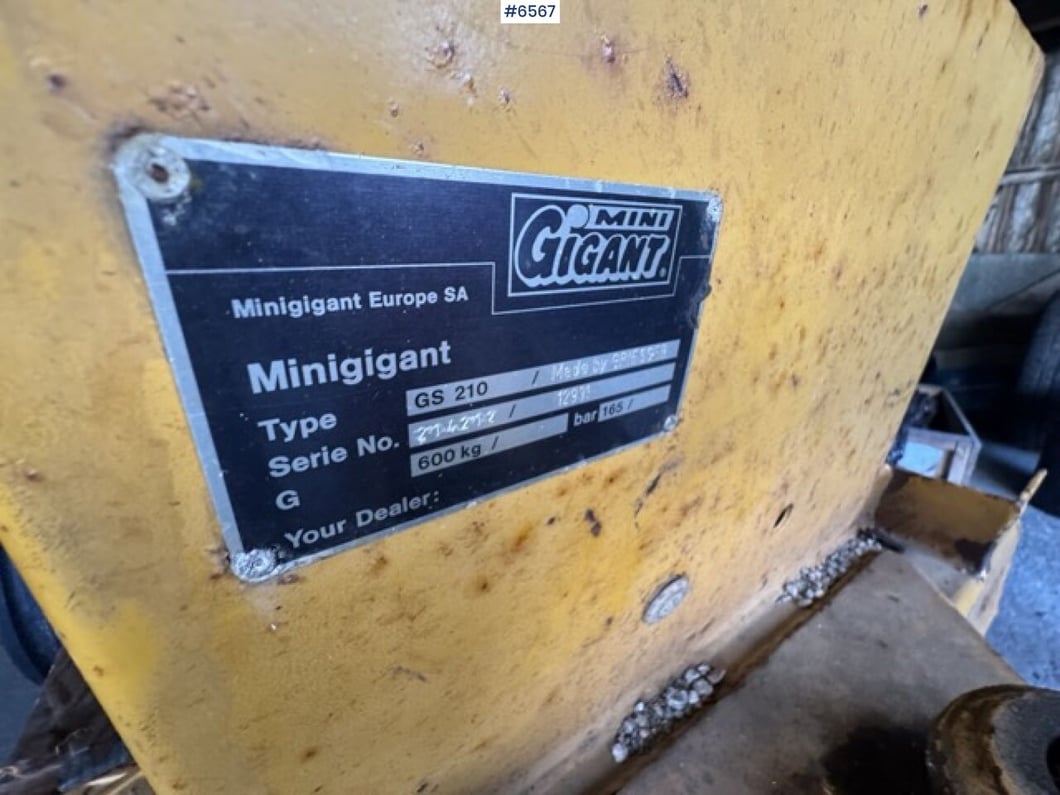 Minigigant GS 210 Mini Excavator