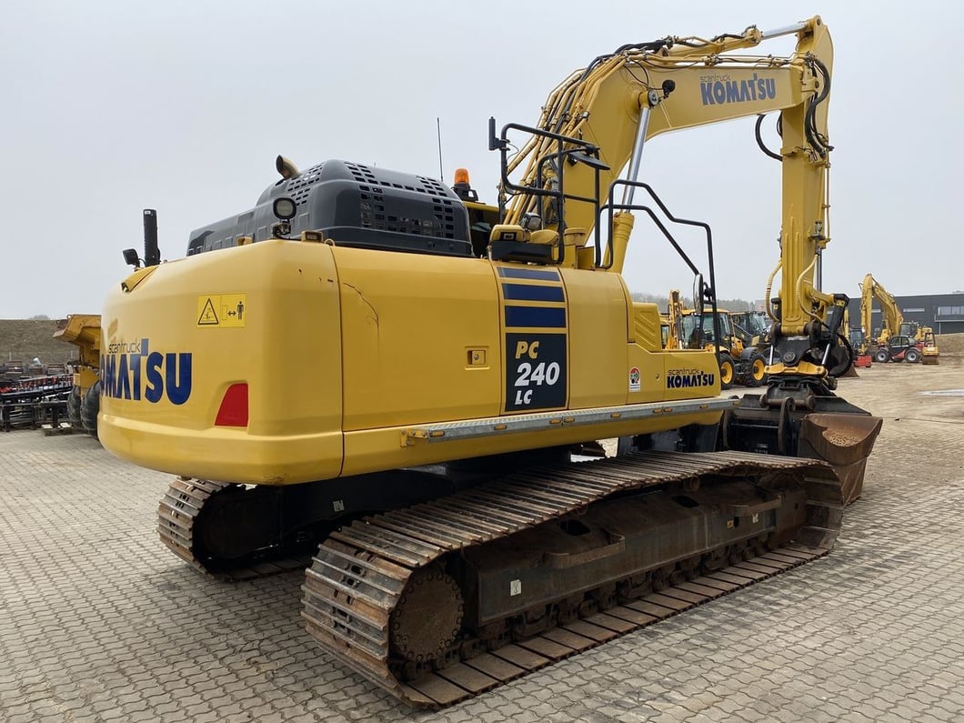 2021 Komatsu PC240LC-11 Crawler Excavator