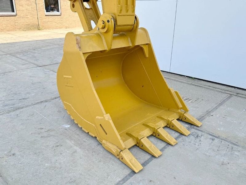 2025 Caterpillar 320D3 Crawler Excavator
