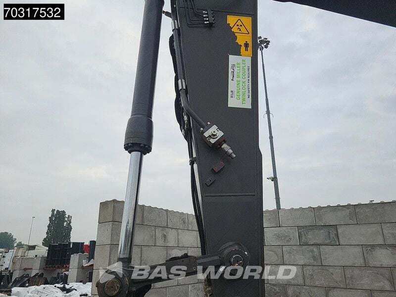 2021 Volvo EC220EL Crawler Excavator