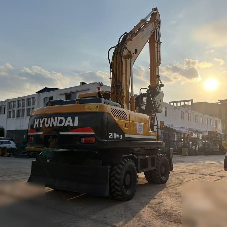 2021 Hyundai R210W-9 Wheel Excavator