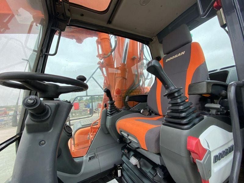 2016 Doosan DX160 Wheel Excavator