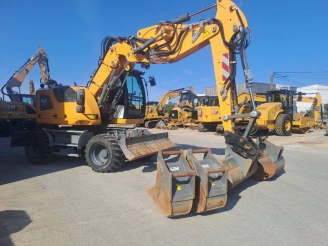 2023 Liebherr A 913 Wheel Excavator
