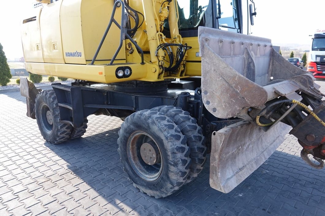 2017 Komatsu PW180-10 Wheel Excavator