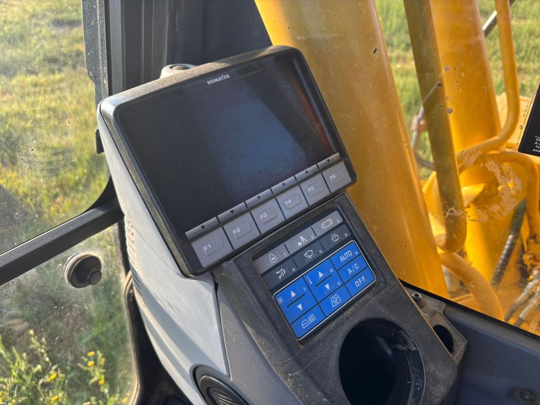 2013 Komatsu PC210LC-8 Crawler Excavator