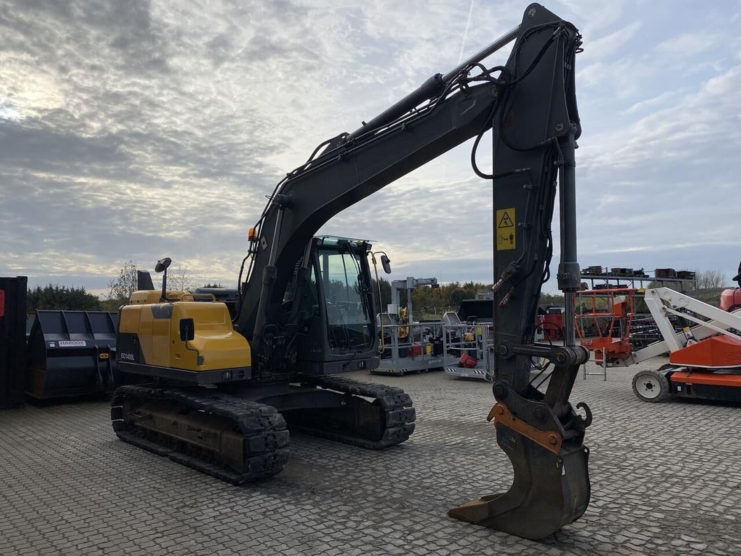 2013 Volvo EC140DL Crawler Excavator