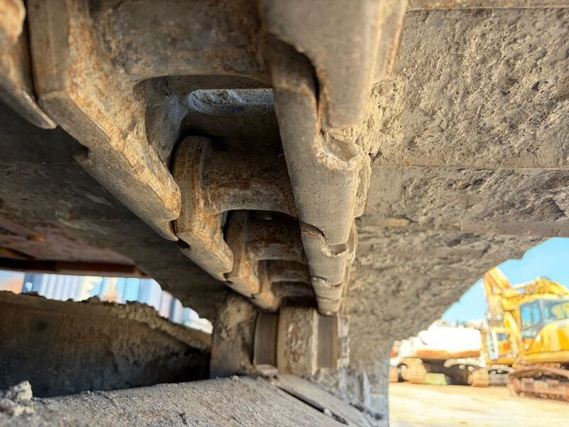 2018 Caterpillar 325FL Crawler Excavator