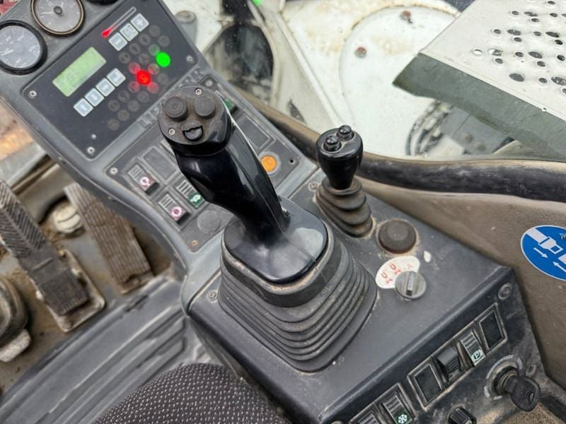 Liebherr A 309 – Hammer Lines / Quick Coupler (2011)