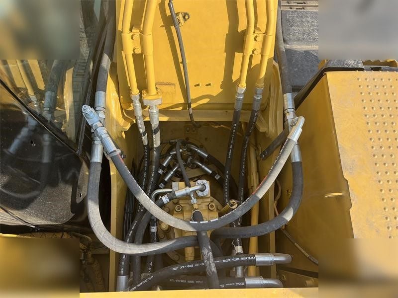 2020 Caterpillar 323D2L Crawler Excavator