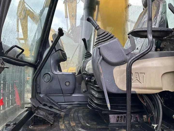 2022 Caterpillar 323D Crawler Excavator