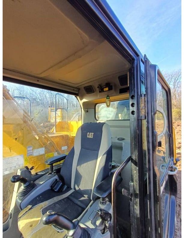 2012 Caterpillar 320EL Crawler Excavator