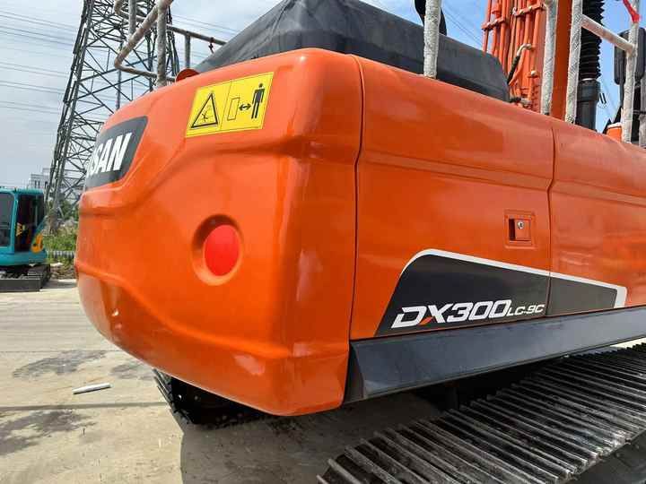 2020 Doosan DX300 Crawler Excavator