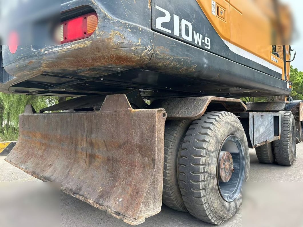 2019 Hyundai R210W-9 Wheel Excavator