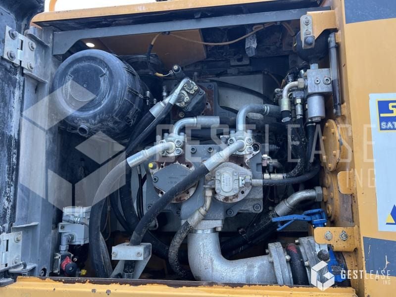 2014 Liebherr R946LC Crawler Excavator