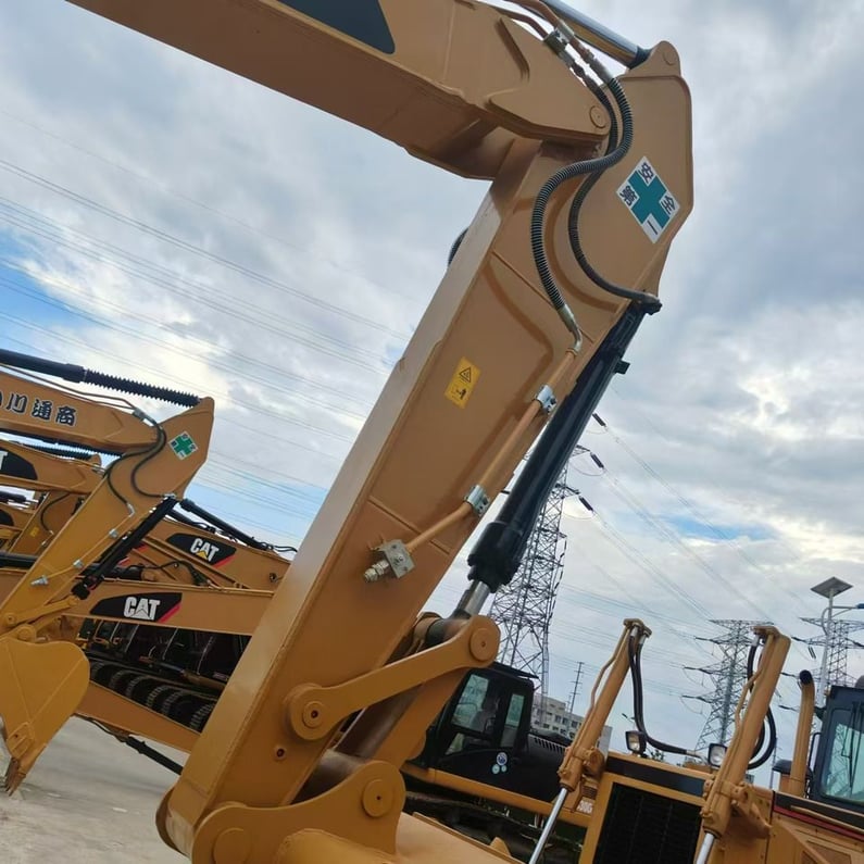 2022 Caterpillar 323D2L Crawler Excavator